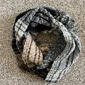 Infinity scarf